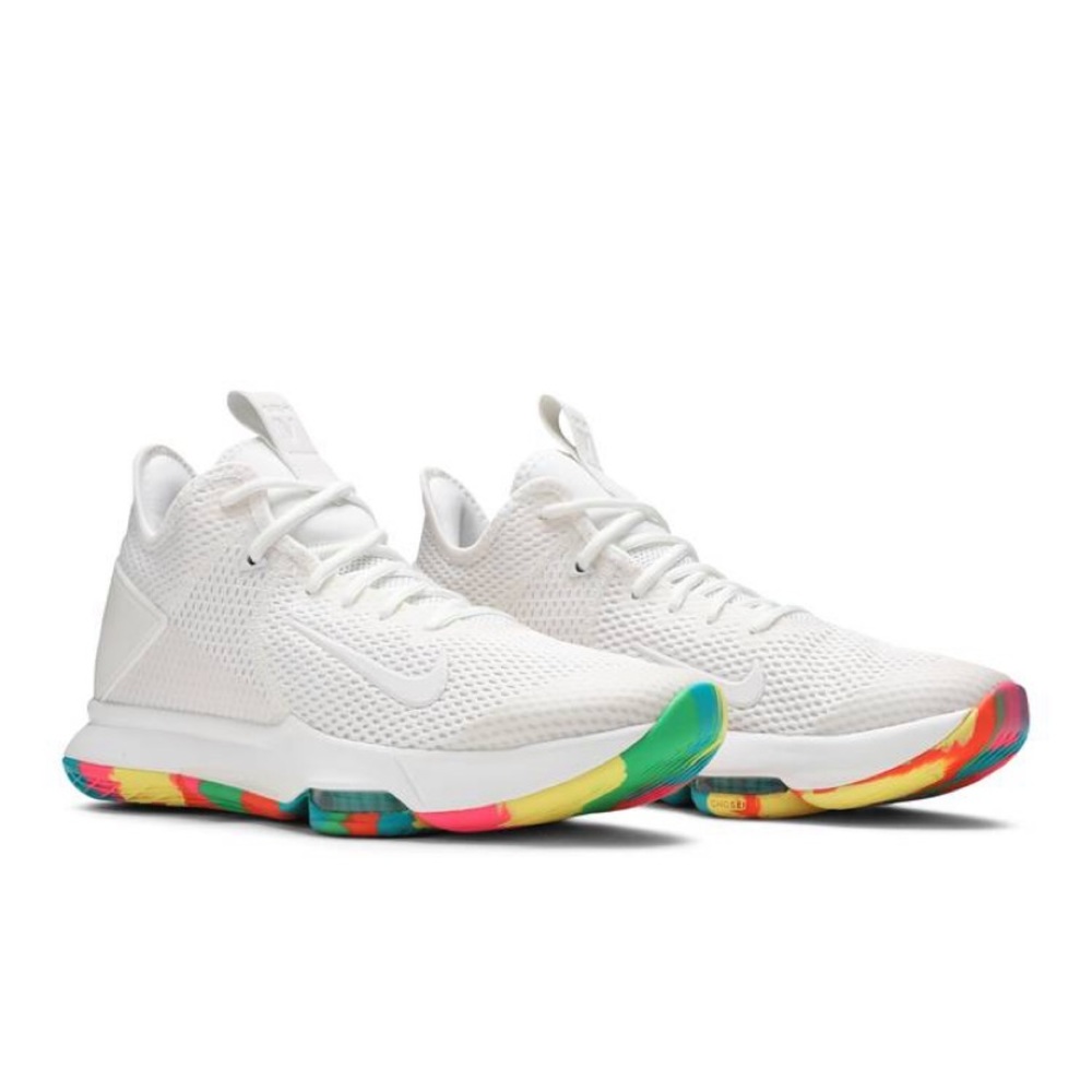 Nike Lebron witness IV basketball shoes